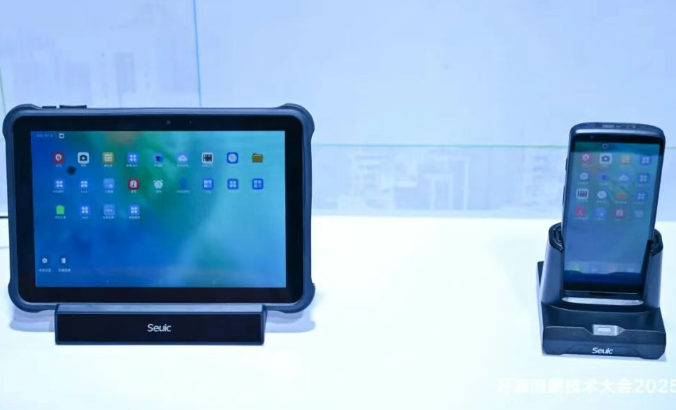 開源鴻蒙技術(shù)大會2025|東集鴻蒙5.0智能終端驚艷亮相，賦能信創(chuàng)產(chǎn)業(yè)數(shù)字化轉(zhuǎn)型